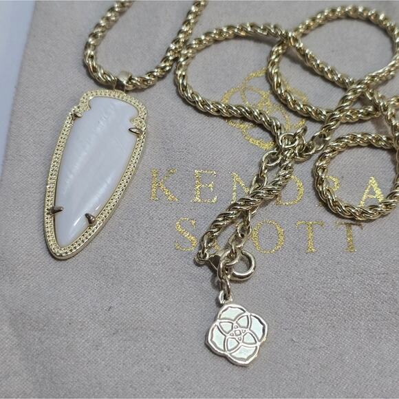 Kendra Scott MOP Shaylee Necklace White Mother Of Pearl Birthstone Arrow Pendant - Picture 3 of 7